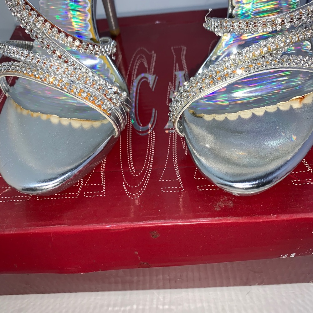 High Heels - Picture 6 of 11